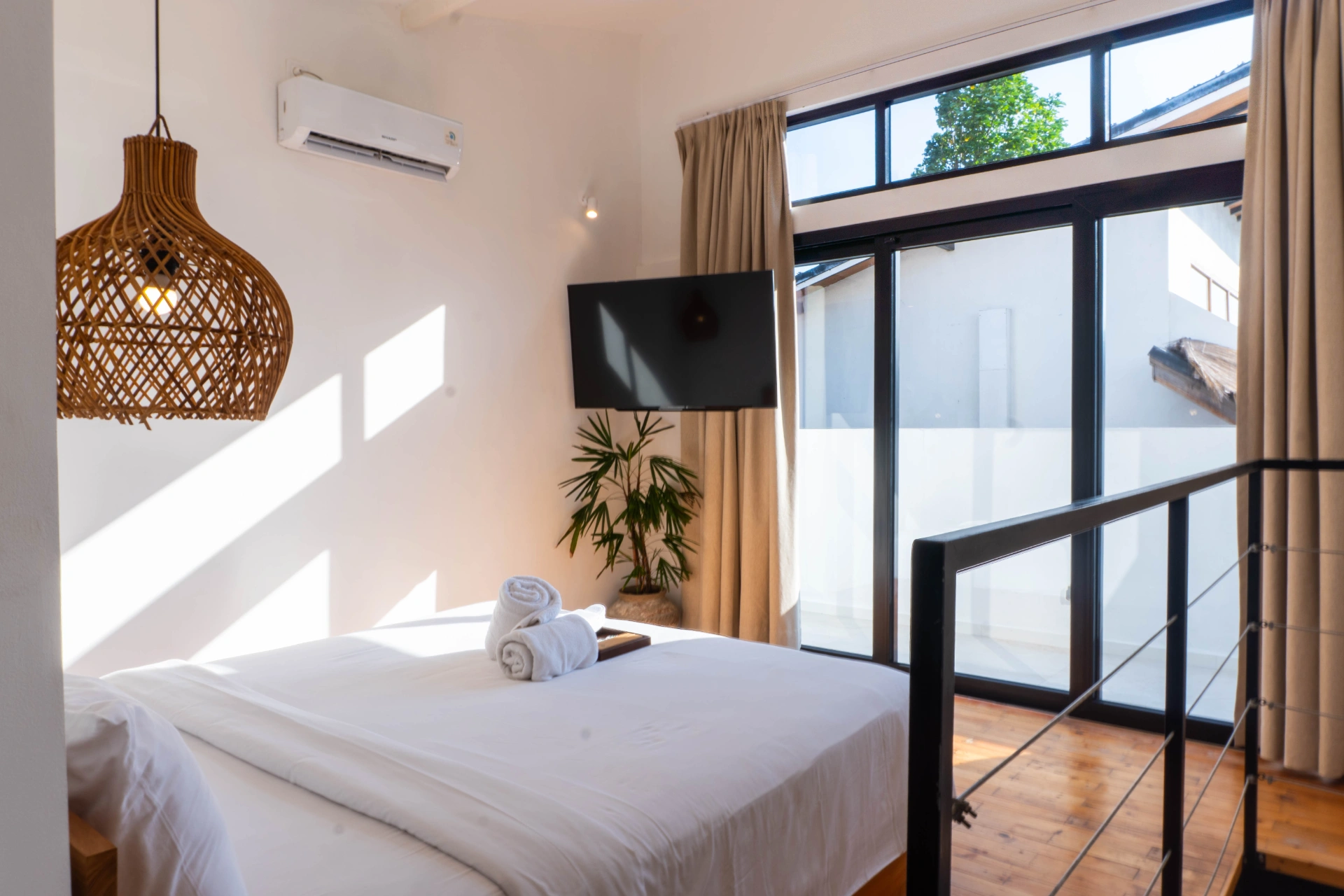 1BR Tropical Villa With Pool | Berawa Village, 1-bed villa for rent in Canggu – photo 4 of 11