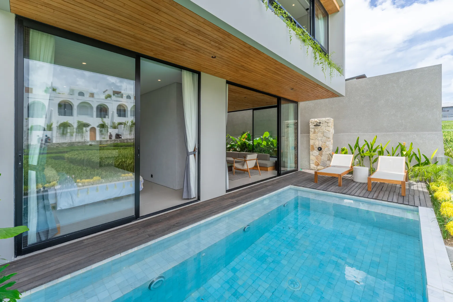 The Jewel - Brand New 3 Bedroom Modern Luxury Villa with Rice Field View, 3-bed villa for rent in Pererenan – photo 2 of 15