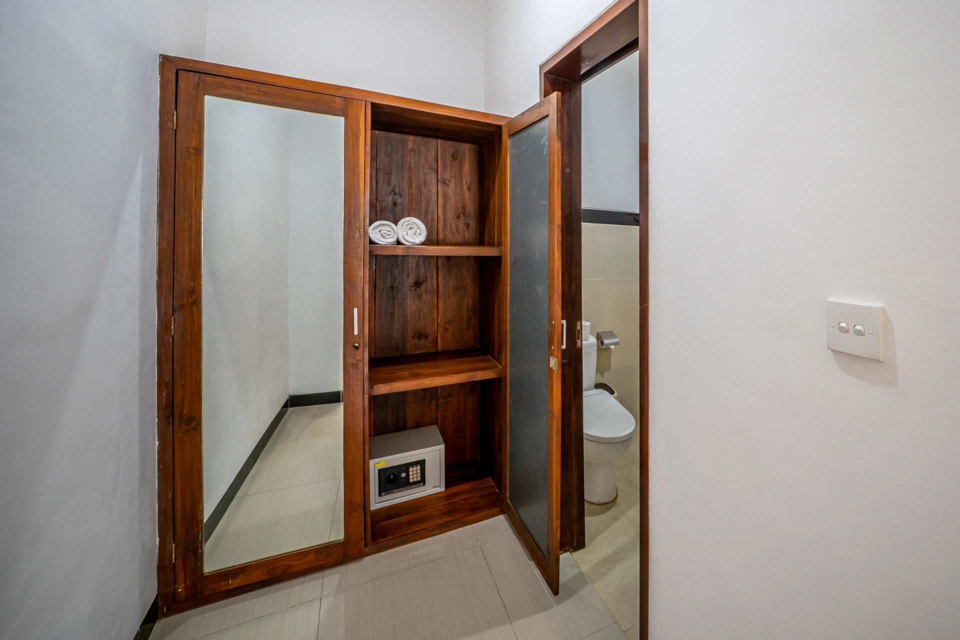 Villa Dewi - Contemporary 3 bedroom villa in peaceful area of Tumbak Bayuh, 3-bed villa for rent in Pererenan – photo 12 of 15