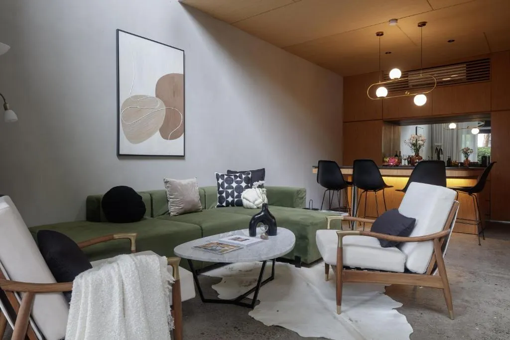 Modern 1BR Villa w/ Private Pool and Garden, 1-bed villa for rent in Canggu – photo 13 of 15