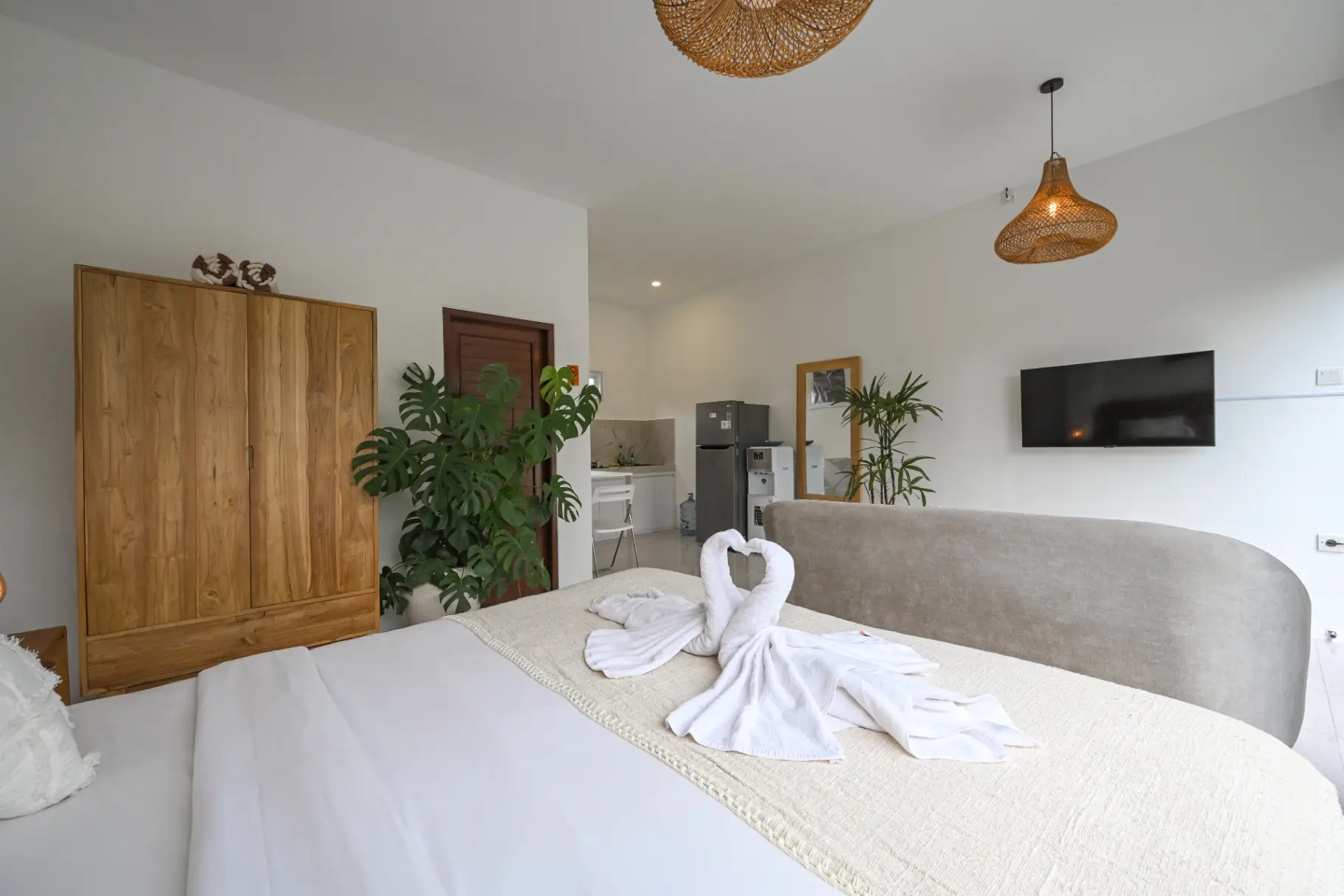 Digital Nomad Favorite – Private 1BR Villa in Prime Canggu, 1-bed villa for rent in Canggu – photo 2 of 9