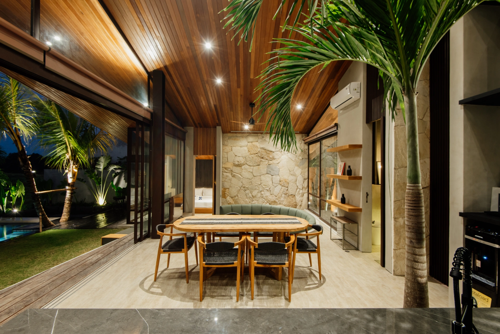Villa For Rent 4 Bed In Pererenan,Badung Bali, 4-bed villa for rent in Pererenan – photo 7 of 15