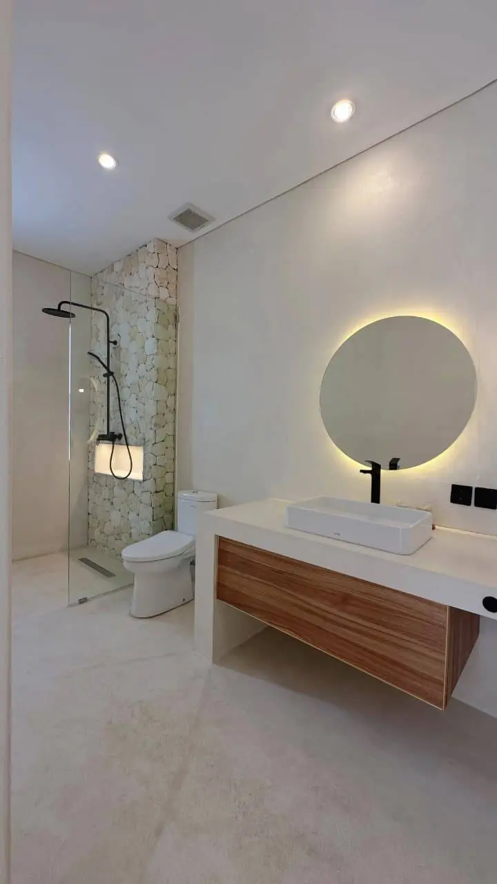 Spacious 3BR Villa w/ Private Pool and Rooftop Jacuzzi, 3-bed villa for rent in Uluwatu – photo 13 of 15