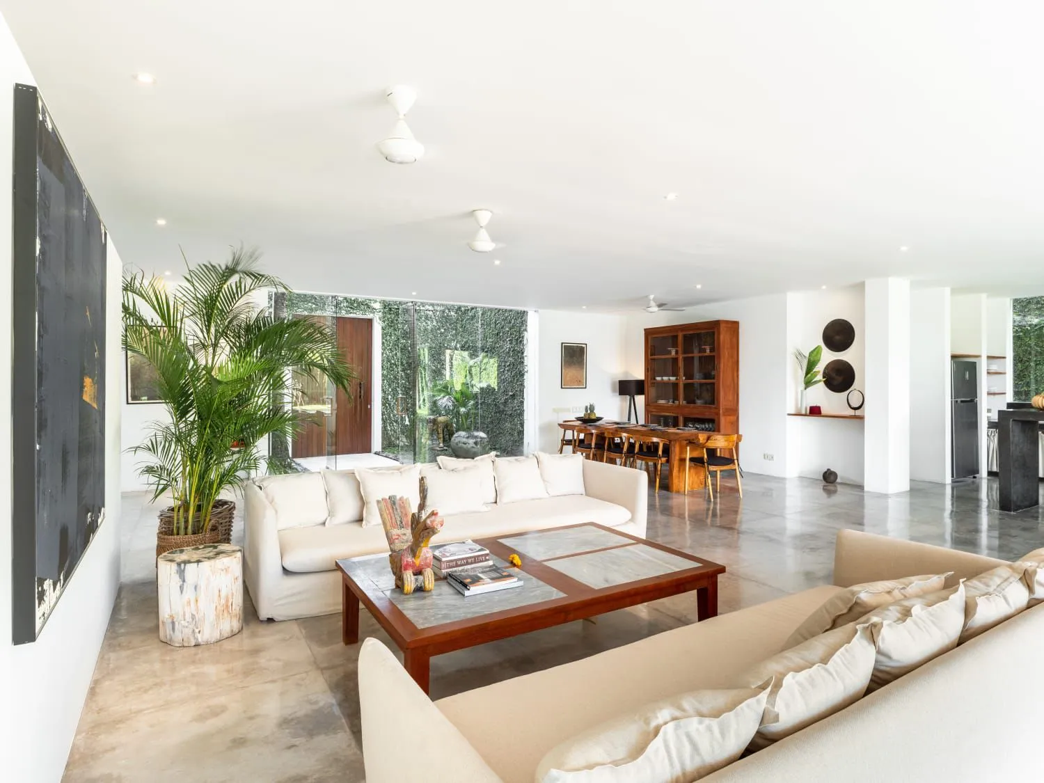 5 Bedrooms Luxury Villa Walking Distance to Echo Beach, 5-bed villa for rent in Canggu – photo 2 of 15