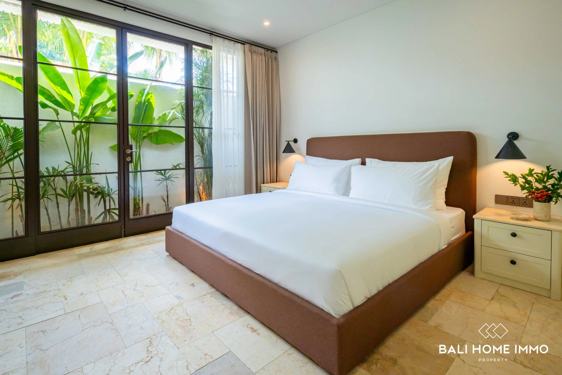 Stylish 2-bedrooms Villa for Rent & Sale with Rooftop Pool, 2-bed villa for rent in Uluwatu – photo 9 of 14