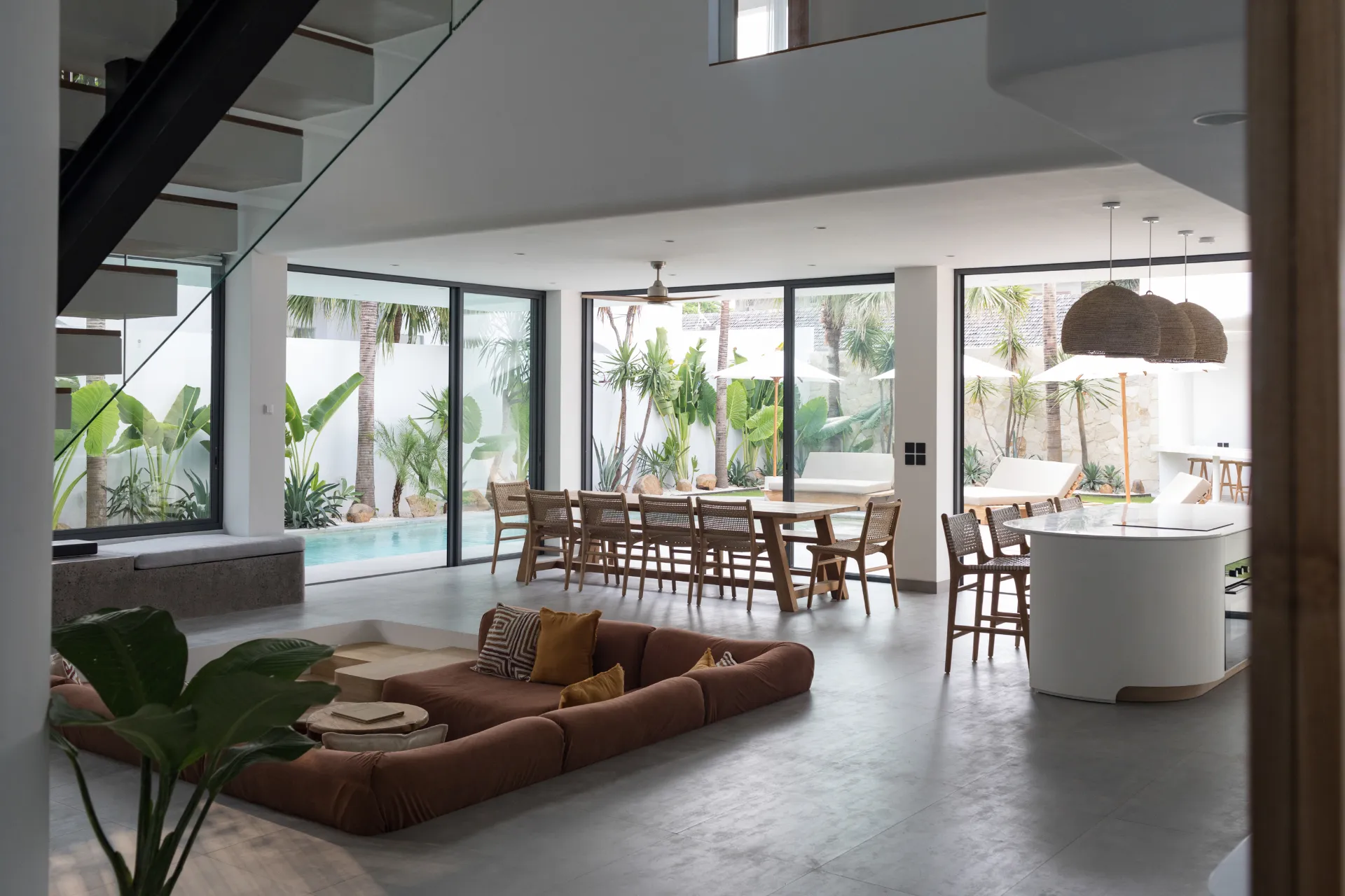 5 Bedroom Luxury Villa in Berawa, 5-bed villa for rent in Canggu – photo 3 of 15