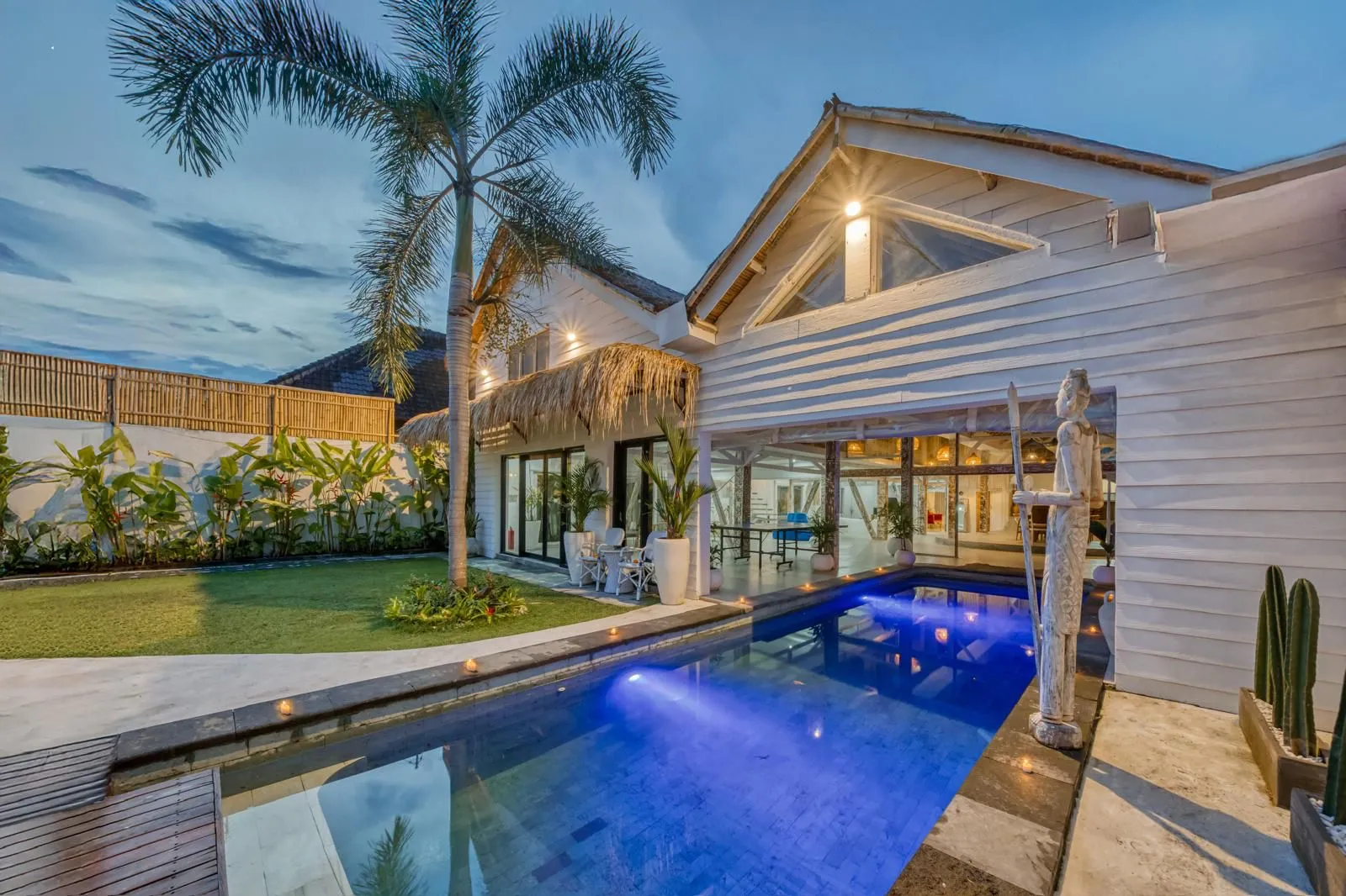 Modern–tropical 4BR Villa | Leasehold 24 Years, 4-bed villa for rent in Canggu – photo 3 of 15
