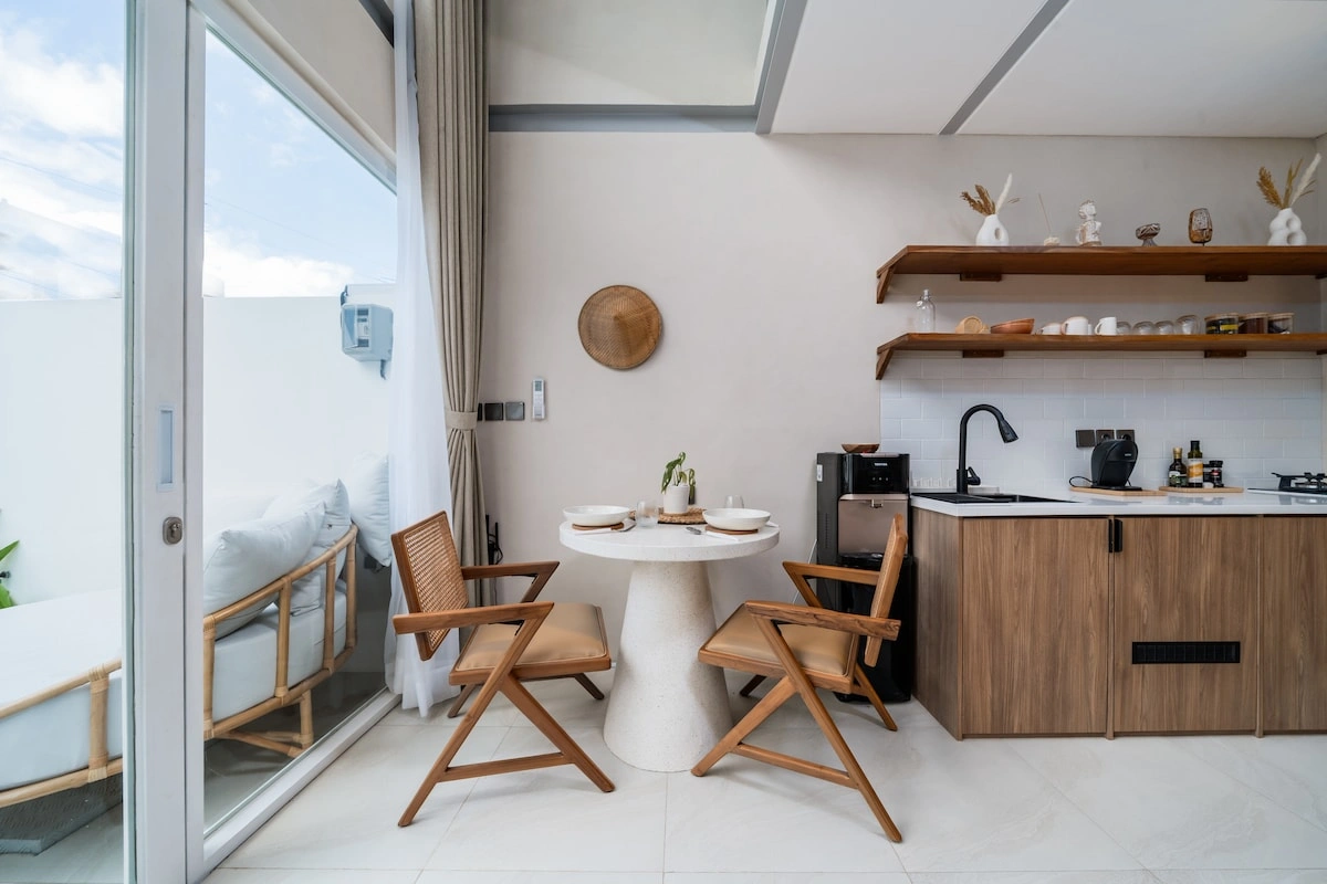 Brand-New Loft Style Una Satu Villa Near Balangan Beach, 1-bed villa for rent in Uluwatu – photo 6 of 15