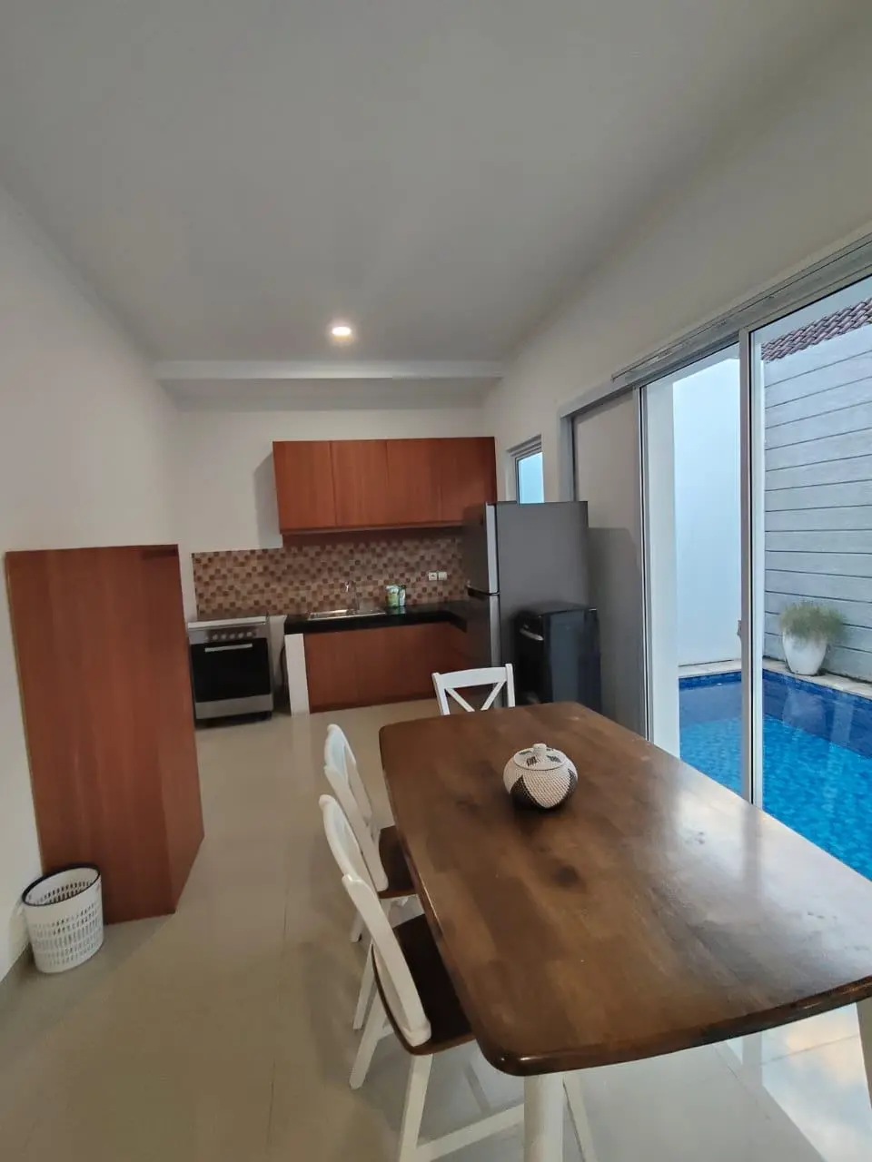4BR Family Friendly Home in Kerobokan, 3-bed villa for rent in Seminyak – photo 2 of 9