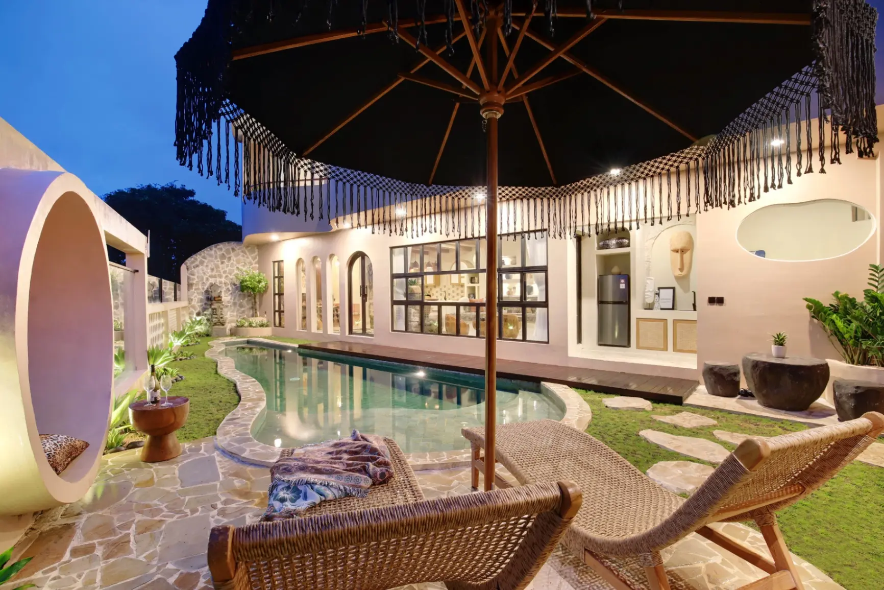 Modern Luxury Villa Ayoun – 3 BR with Gorgeous Rice Field Panorama Tumbak Bayuh, 3-bed villa for rent in Pererenan – photo 14 of 15