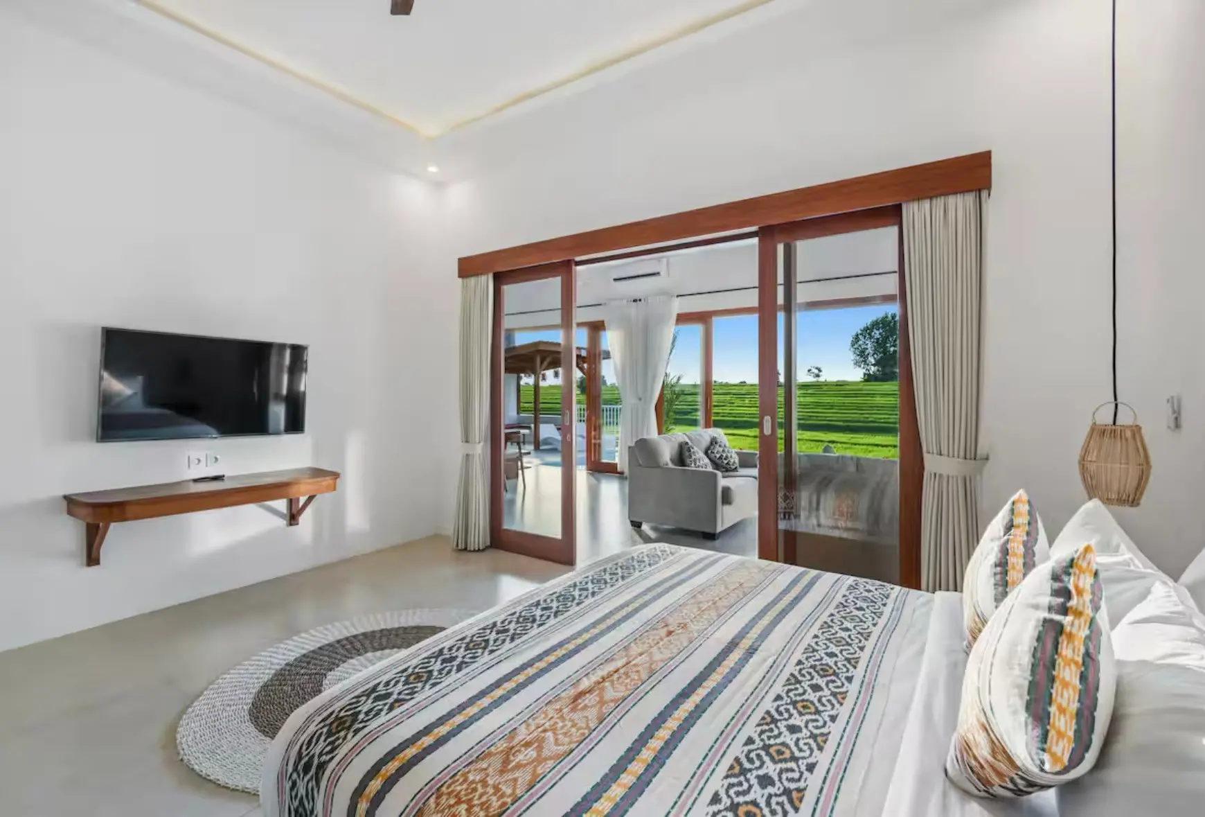 The R Villa Swantika - Rice Field Views, Walk to Obsidian Gym, 2-bed villa for rent in Pererenan – photo 13 of 15