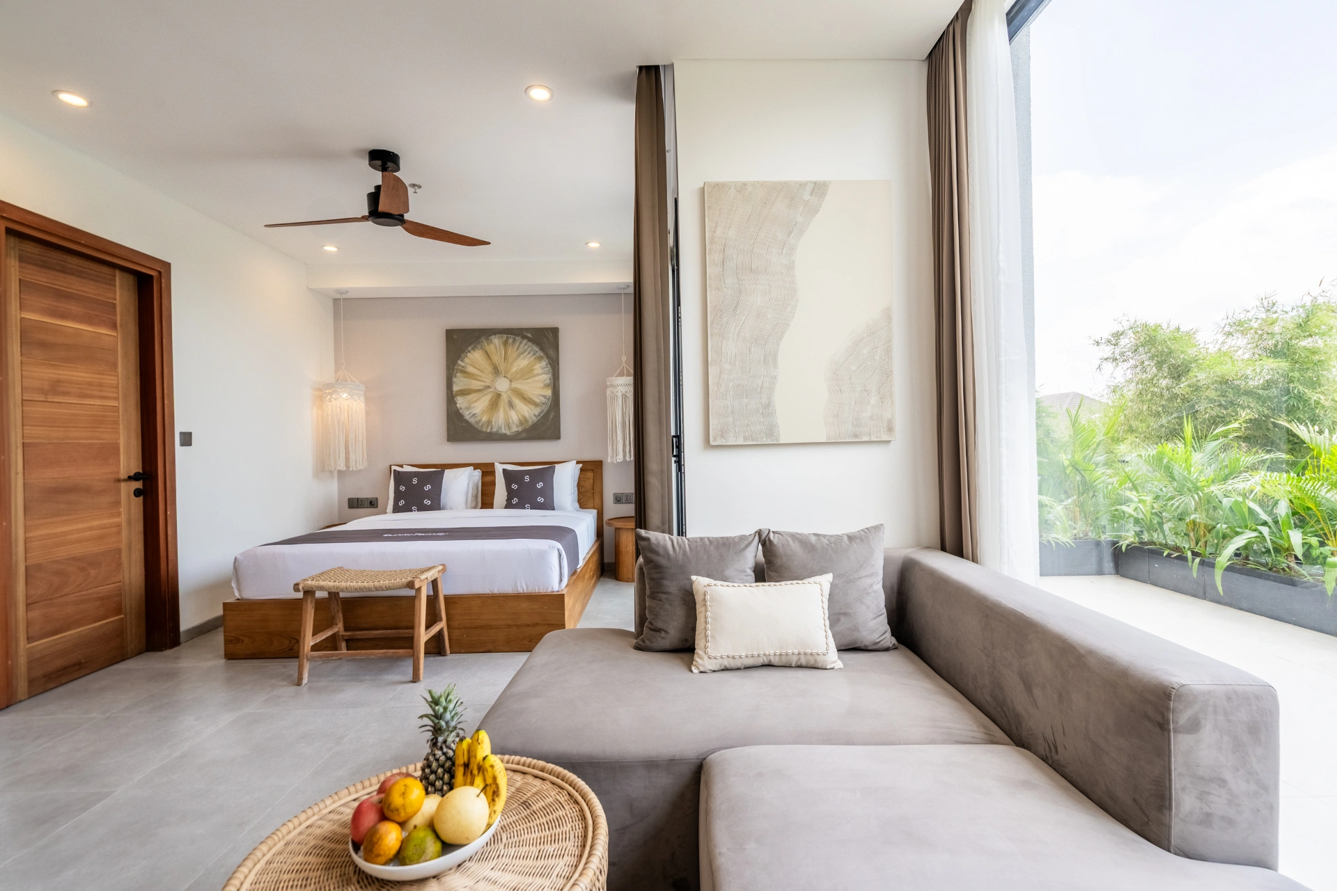 Sunny Muse Balcony - 1 Bedroom Suite with Terrace, 1-bed villa for rent in Canggu – photo 4 of 15