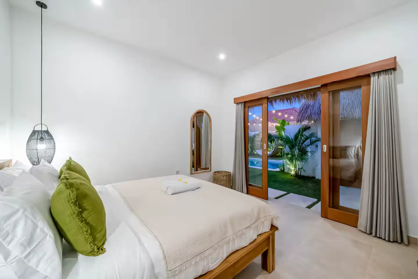 Balinese Modern Style Villa for Monthly Rent , Pererenan, 3-bed villa for rent in Pererenan – photo 6 of 15