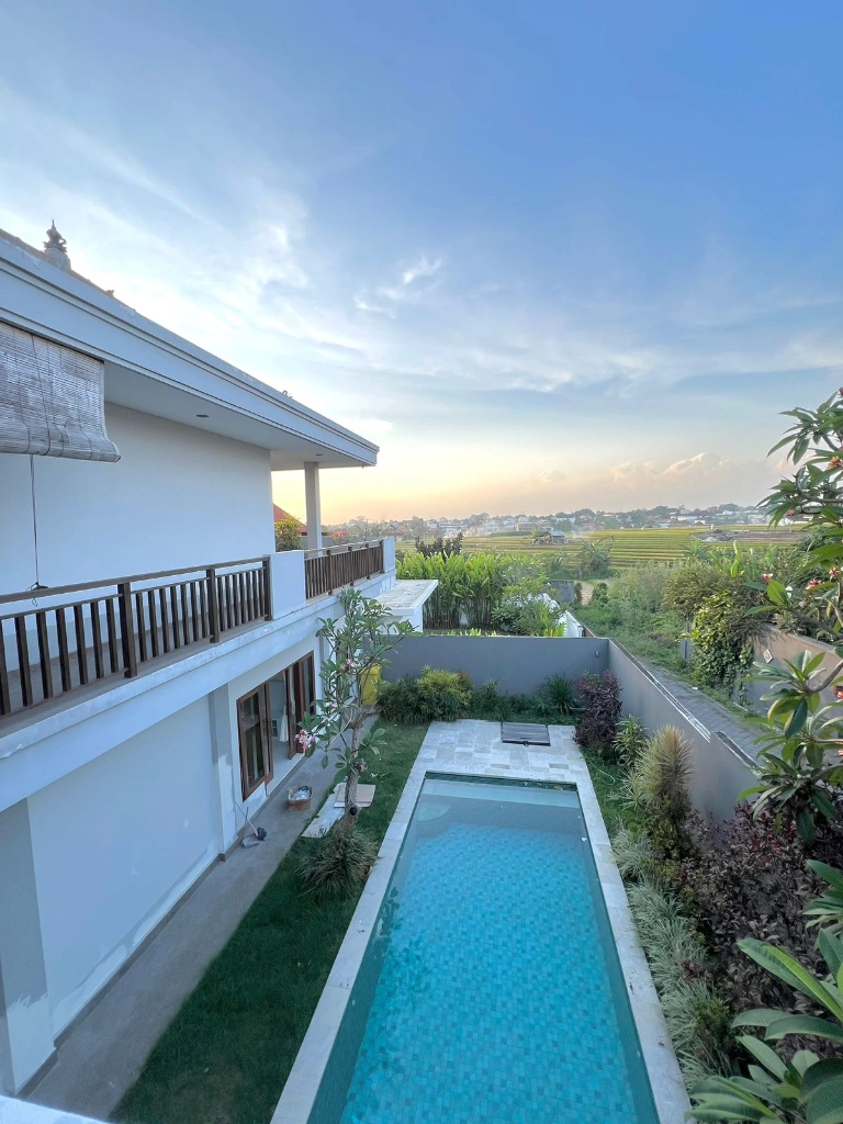 4 Bedrooms Villa in Canggu for Yearly & Leasehold, 4-bed villa for rent in Canggu – photo 2 of 15