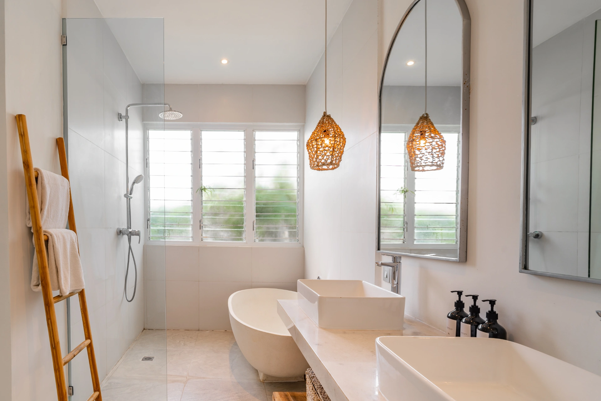 Beach Bliss Retreat : Stylish Modern 3BR Villa in Canggu, 3-bed villa for rent in Canggu – photo 4 of 15