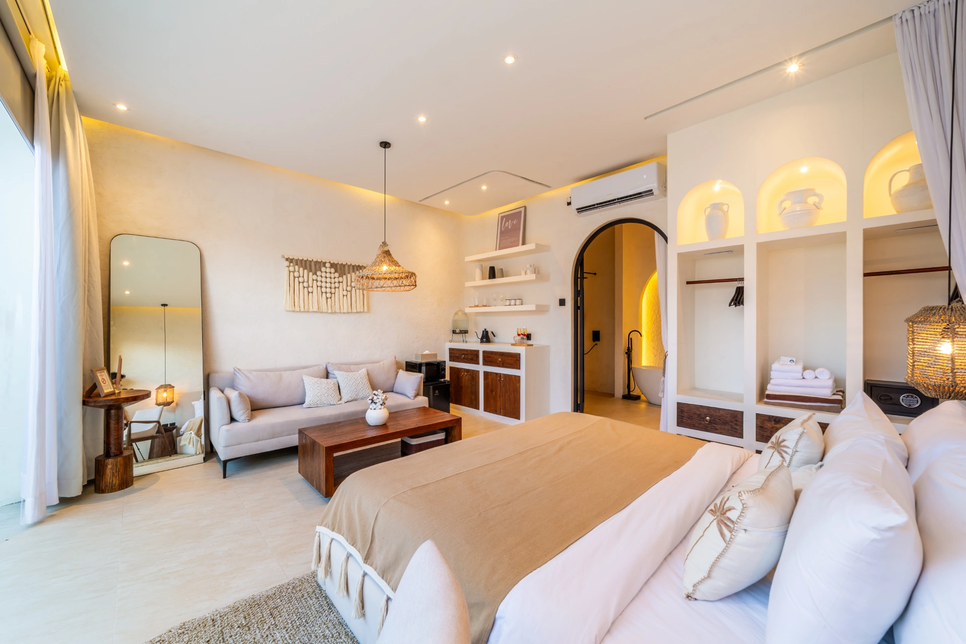 Couple’s Haven at Amara Suite 2 – Romantic Private Villa, 1-bed villa for rent in Canggu – photo 4 of 10