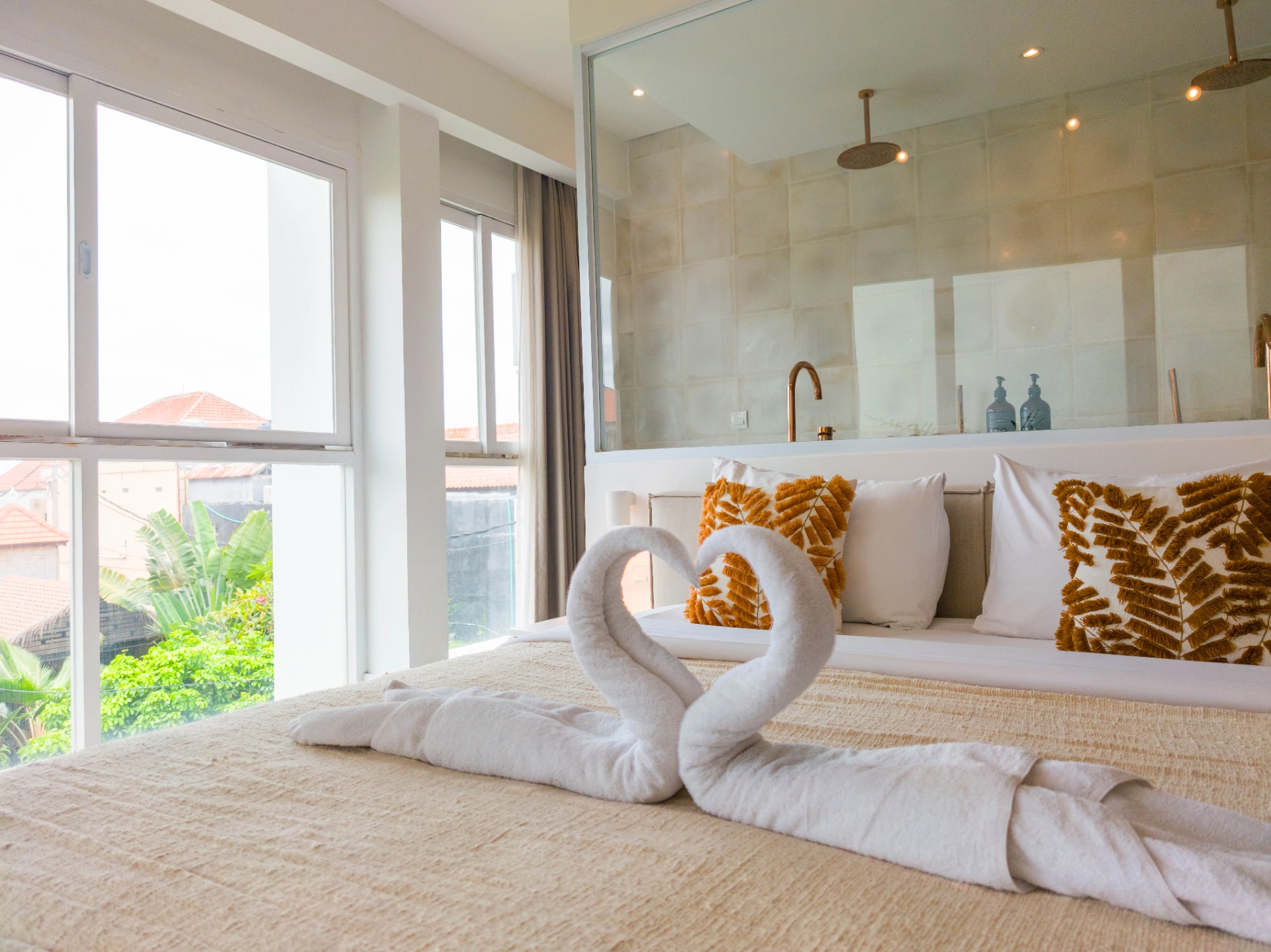 Elegant Modern Retreat in Heart of Berawa | The Cruise 31, 1-bed villa for rent in Canggu – photo 9 of 15
