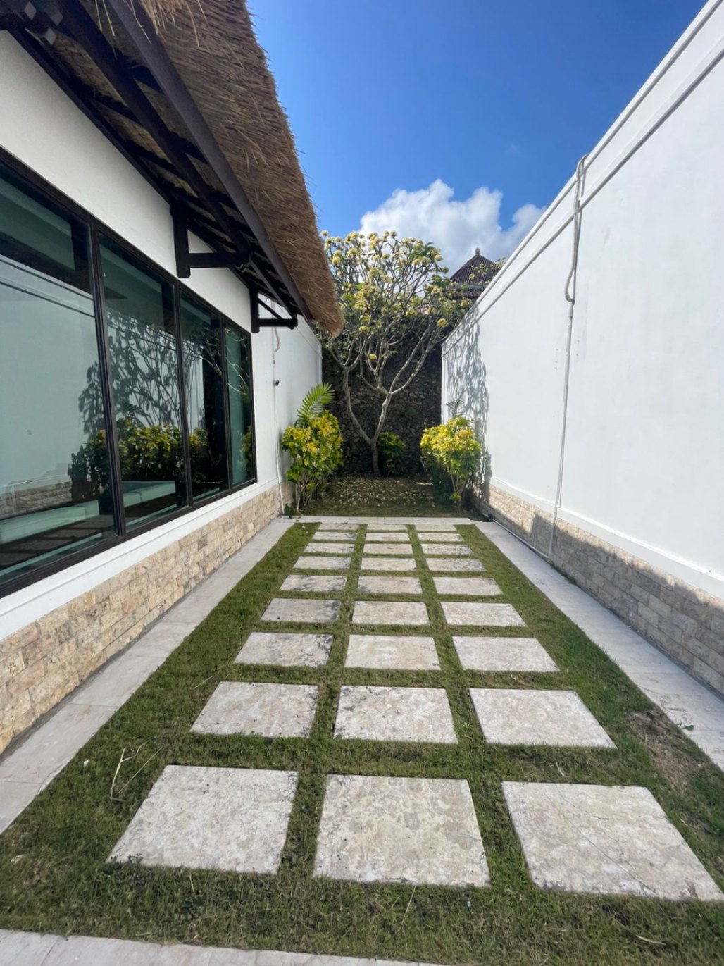 Villa with Garden in Peacefull Complex Ungasan, 1-bed villa for rent in Uluwatu – photo 2 of 10