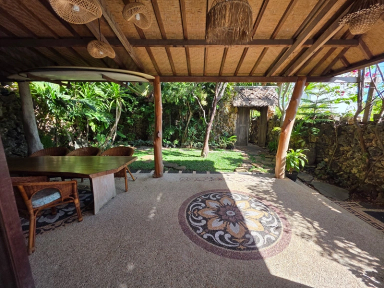 Unique Villa - Authentic Balinese 3-Bedroom Villa Near Balangan Beach, 3-bed villa for rent in Uluwatu – photo 2 of 15