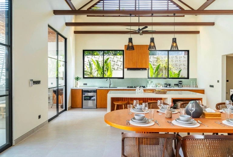 4 Bedroom Luxury Villa for Monthly and Yearly in Kerobokan, 4-bed villa for rent in Seminyak – photo 8 of 15