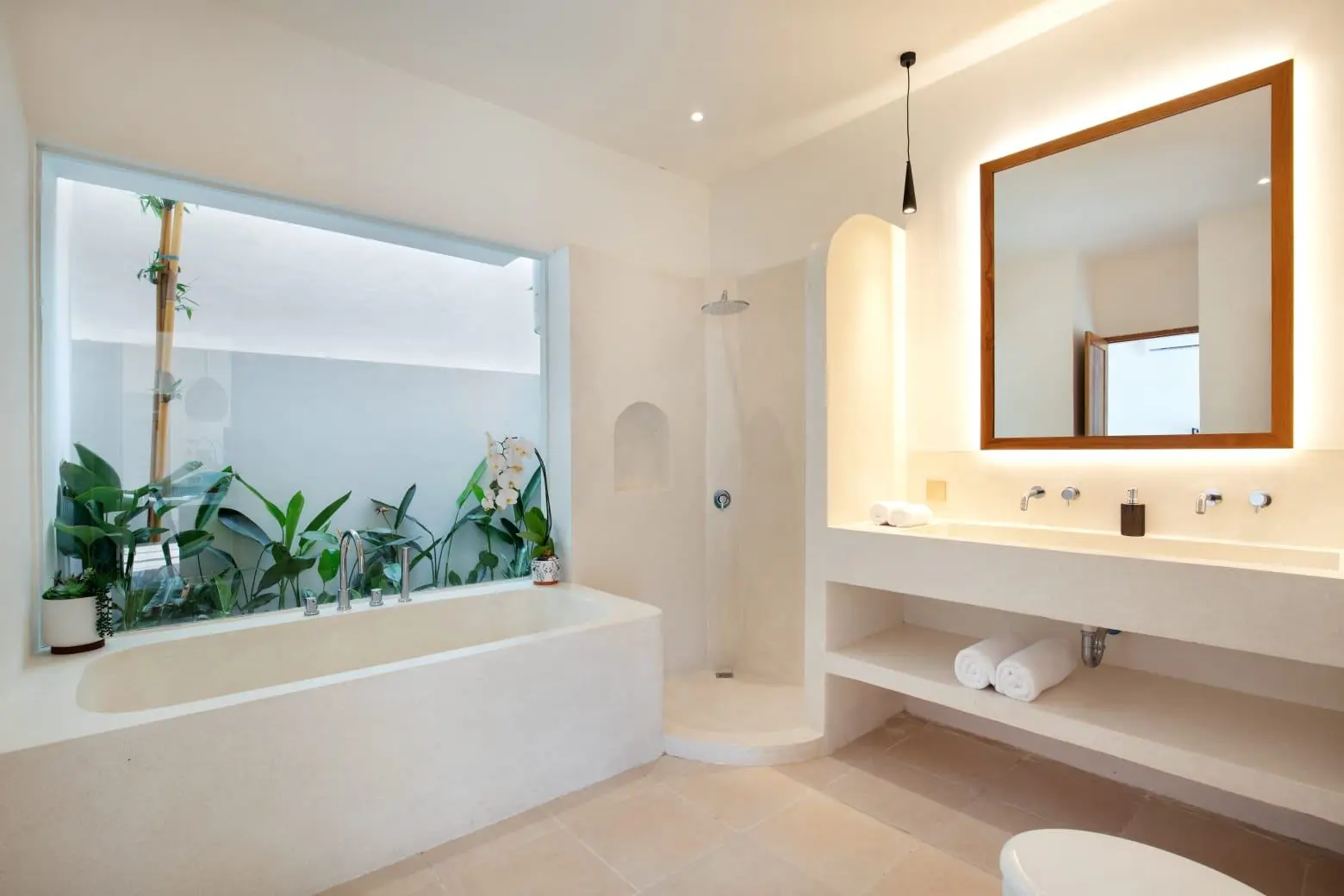 3BR Modern Villa with Rooftop at Abasan Berawa, 3-bed villa for rent in Canggu – photo 11 of 15