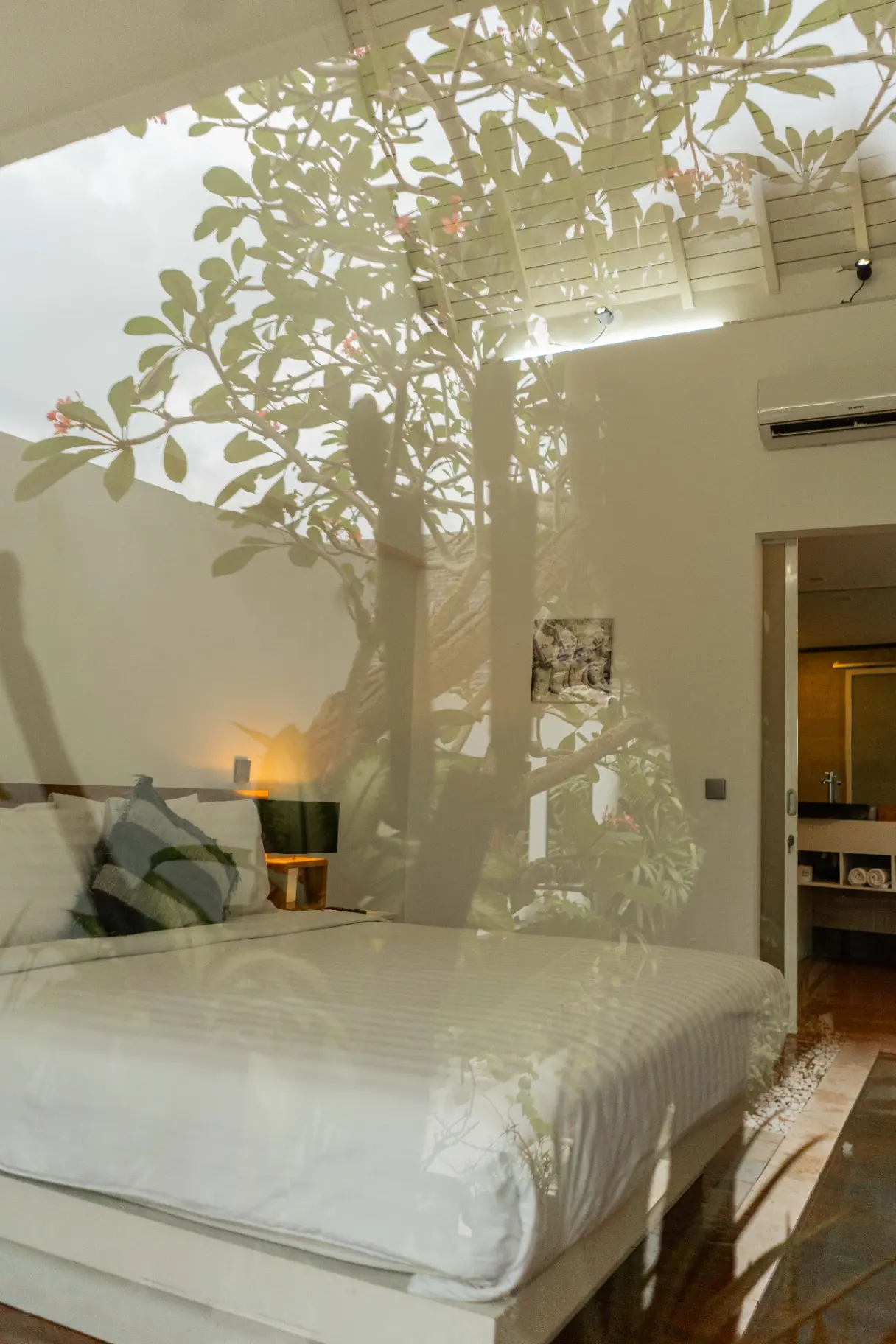 Breezy 4BR Villa w/ Private Pool and Spa, 4-bed villa for rent in Canggu – photo 3 of 15