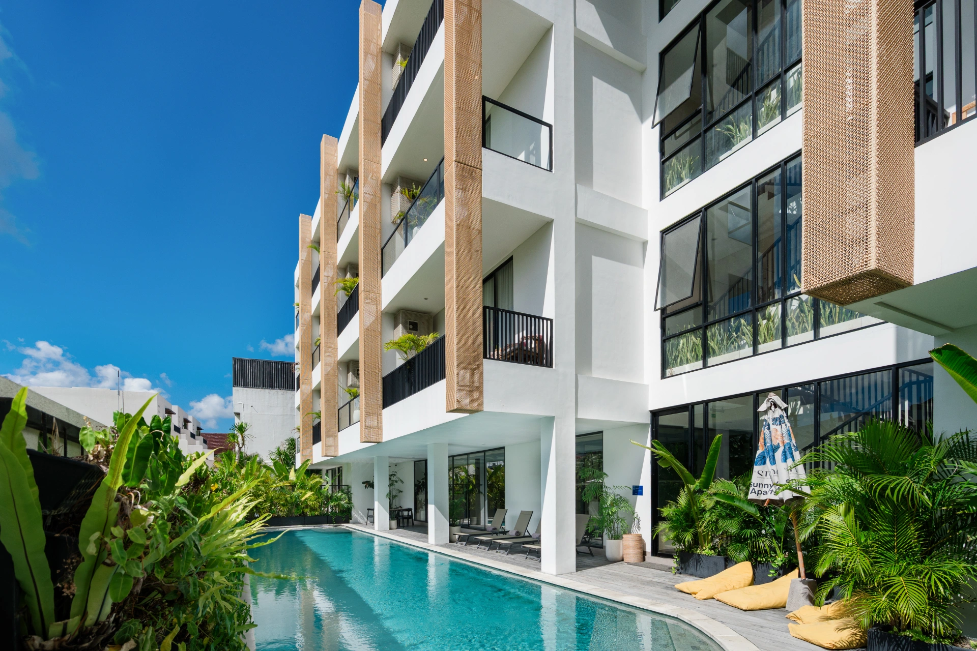 Sunny Bloom Natural - 1BR Pool Suite, Near Batu Belig Beach, 1-bed villa for rent in Canggu – photo 8 of 15