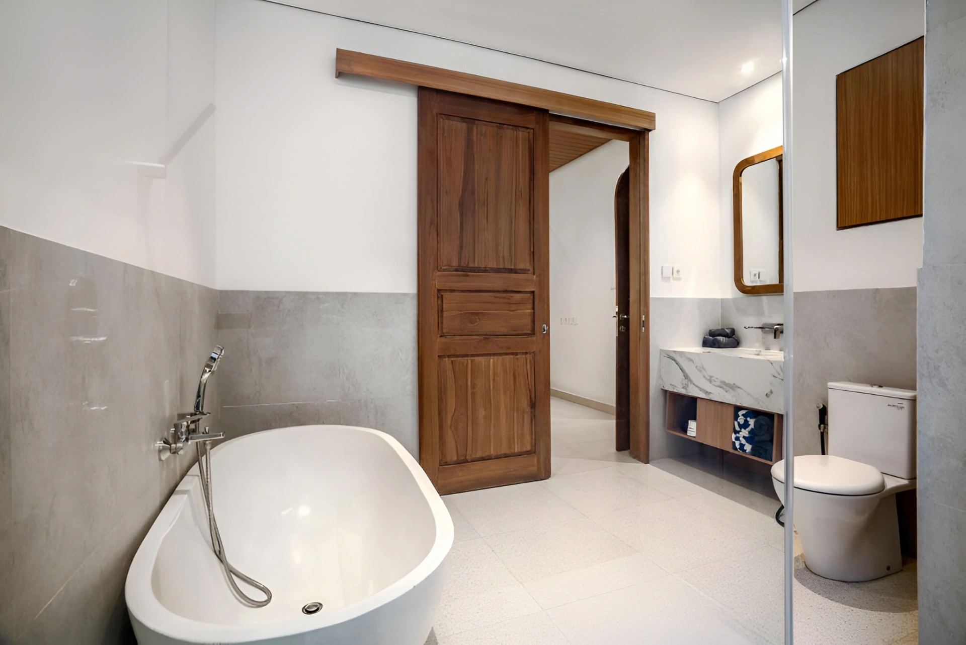 Elara Villa - Luxurious 2 Bedroom Villa, 8 Minutes to the Beach, 2-bed villa for rent in Canggu – photo 10 of 15