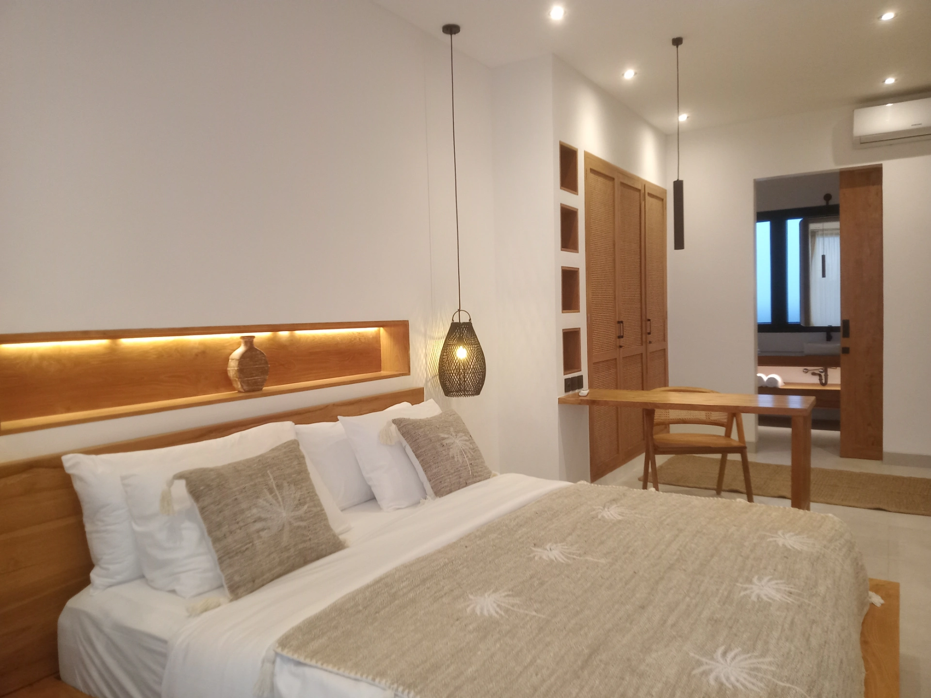2BR Villa with Open-Plan Living in Tumbak Bayuh, 2-bed villa for rent in Pererenan – photo 4 of 15