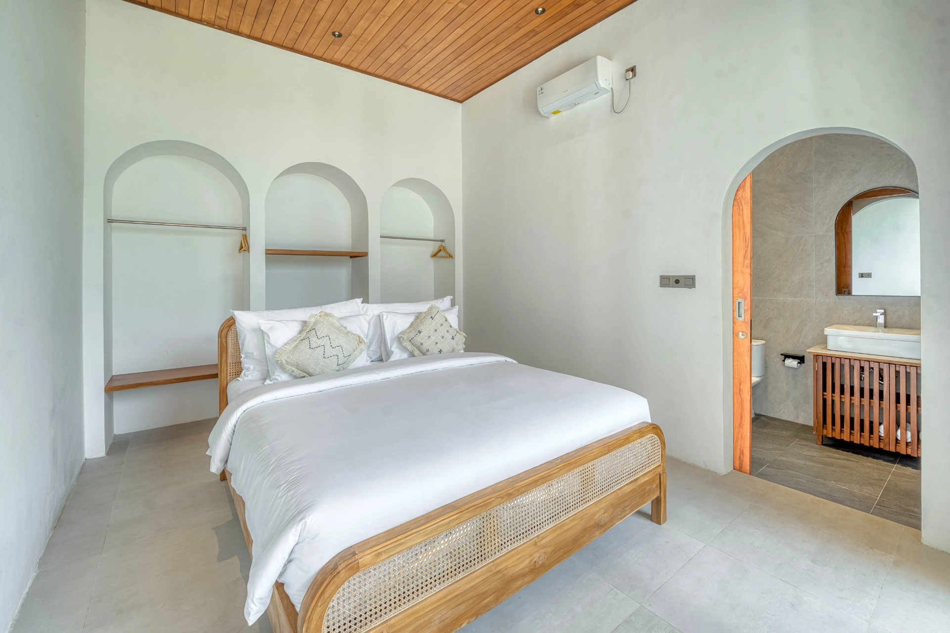 Avasa Villa B7 : Brand New 2BR in Berawa, Bali., 2-bed villa for rent in Canggu – photo 5 of 15