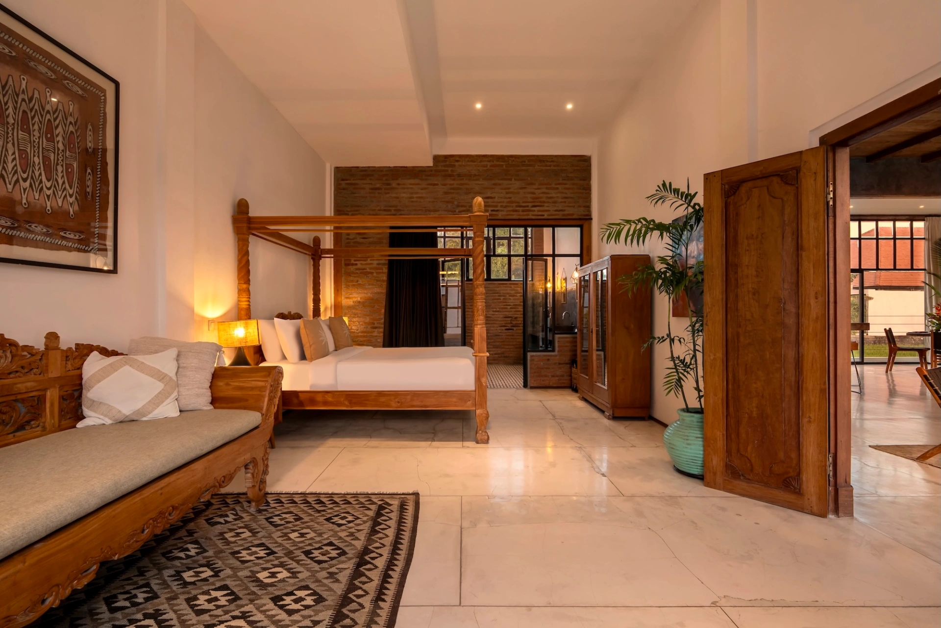 Villa Maje - Loft Style 3BDR Villa with Private Pool in Batubelig Seminyak, 3-bed villa for rent in Seminyak – photo 8 of 15