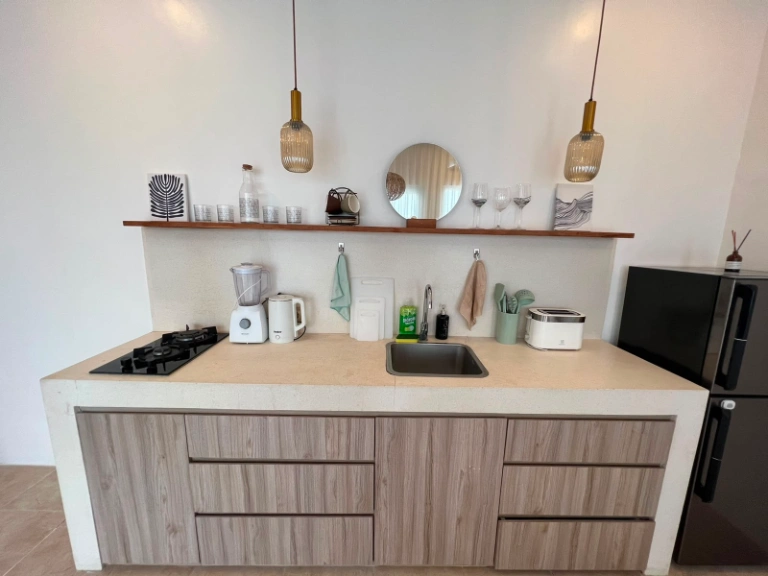 Modern 1BR Villa w/ Private Pool and Rooftop Lounge, 1-bed villa for rent in Kuta – photo 12 of 15