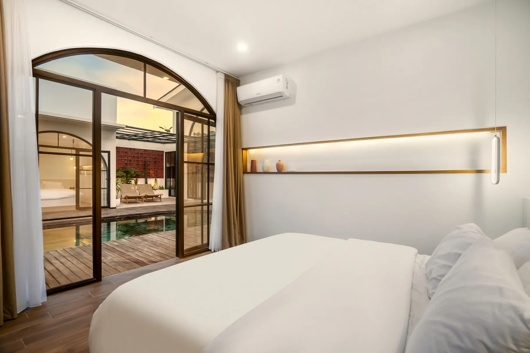 Villa Casa Copper - Tropical Luxury 3BR Pool Villa in the heart Canggu, 3-bed villa for rent in Canggu – photo 8 of 15