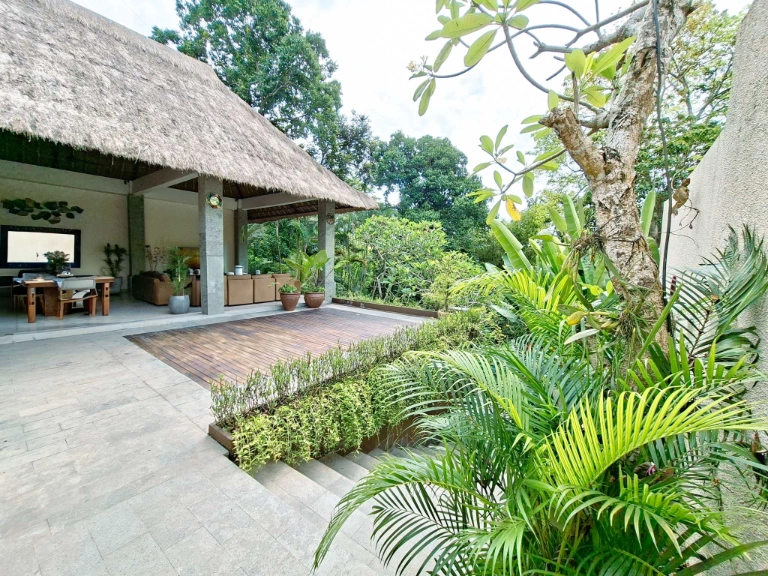 3BR with Open Living Concept and Jungle Surroundings in Buwit, 3-bed villa for rent in Tabanan – photo 15 of 15