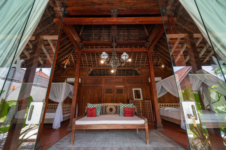 Luxury 3 Bedrooms Villa in Kerobokan, 3-bed villa for rent in Seminyak – photo 8 of 9