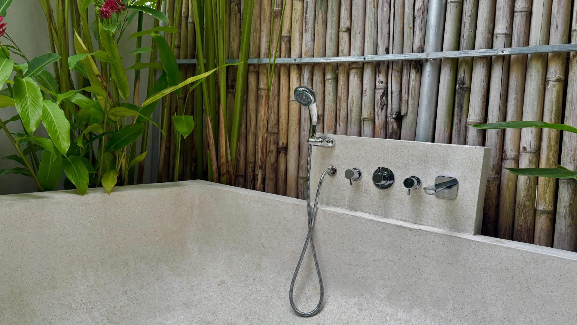 Studio Room - The R Apartment Pererenan, 1-bed villa for rent in Pererenan – photo 12 of 15