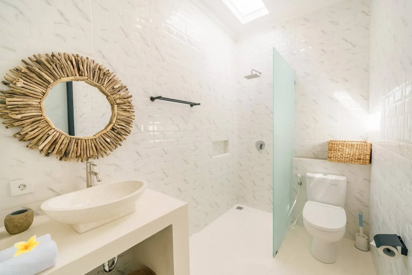 3 Bedrooms Villa in Batu Bolong, 3-bed villa for rent in Canggu – photo 7 of 15
