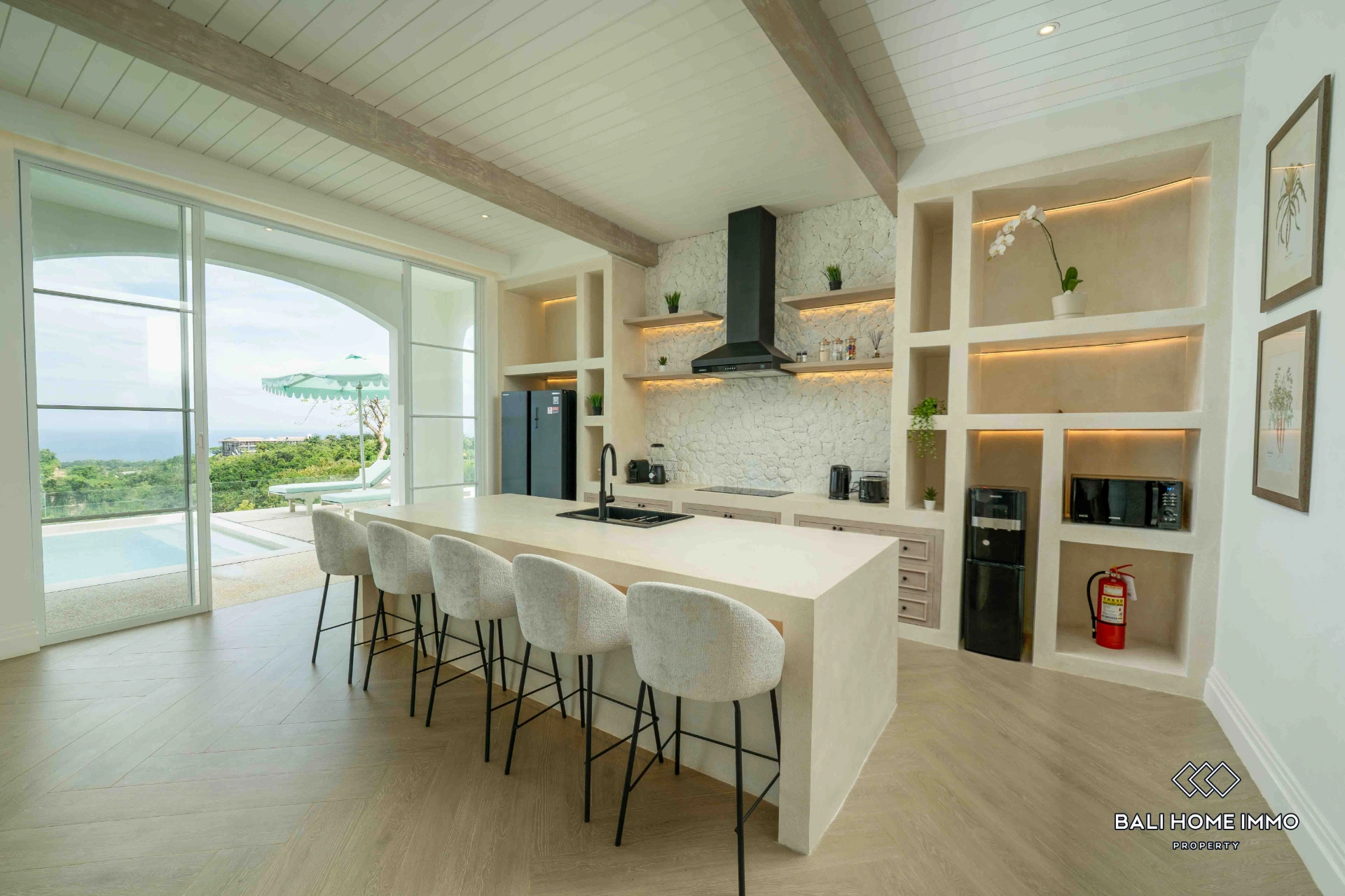 Luxurious 4 Bedrooms Ocean View Villa for Rent in Ungasan, 4-bed villa for rent in Uluwatu – photo 6 of 15