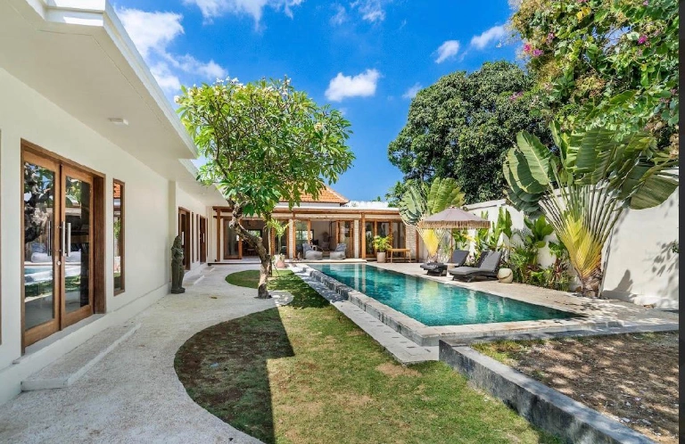 Luxury Family Villa in Umalas, Bali, 4-bed villa for rent in Seminyak – photo 9 of 15