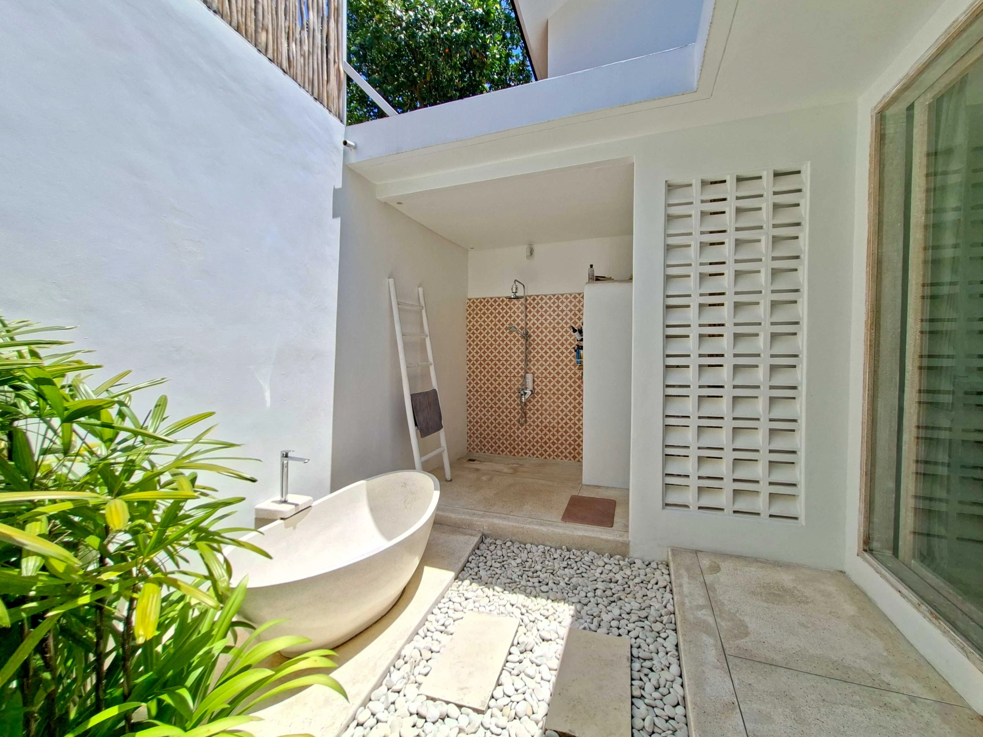 2-Bedroom Villa with Saltwater Pool in Abianbase, 2-bed villa for rent in Canggu – photo 8 of 15
