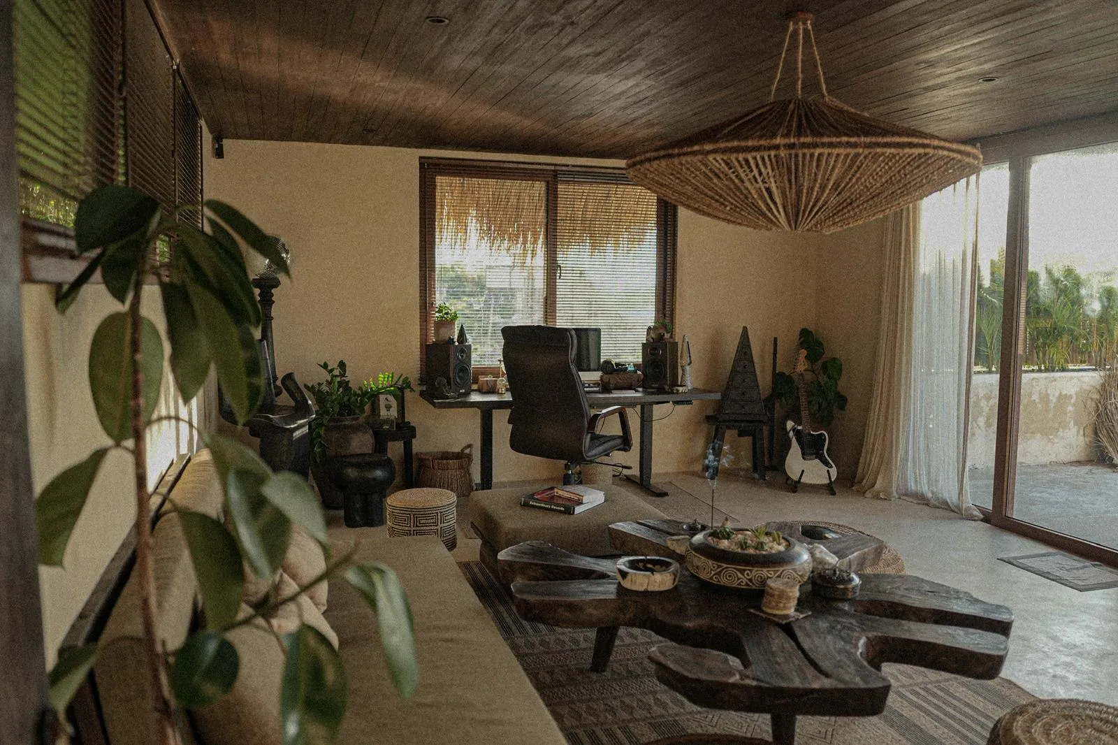 Casa Matahari - Designer 3 Levels Jungle Villa + Ocean View, 2-bed villa for rent in Uluwatu – photo 11 of 15