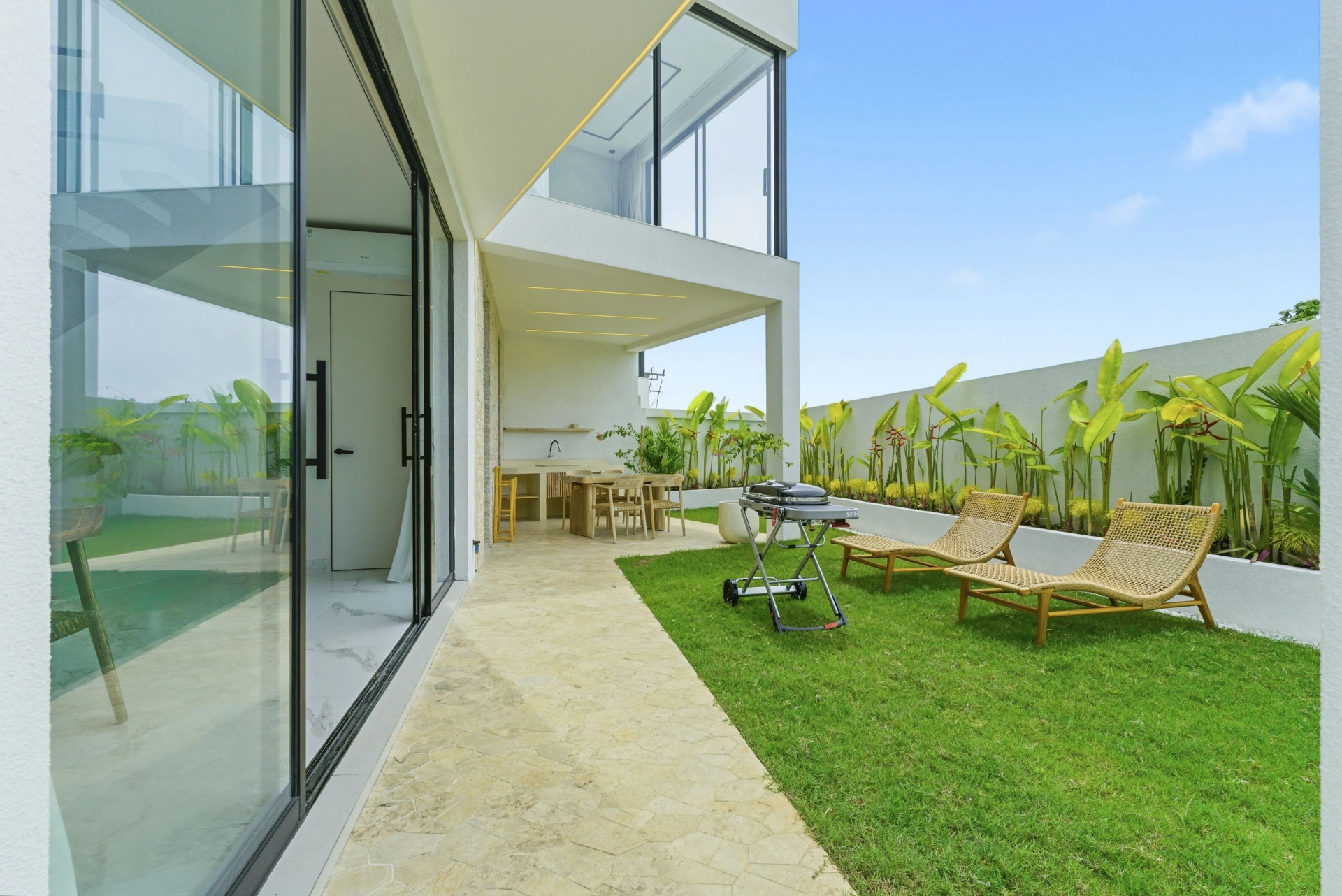 Modern 3-bedroom Sea View Villa in Nusa Dua – Leasehold Luxury Living, 3-bed villa for rent in Nusa Dua – photo 3 of 15