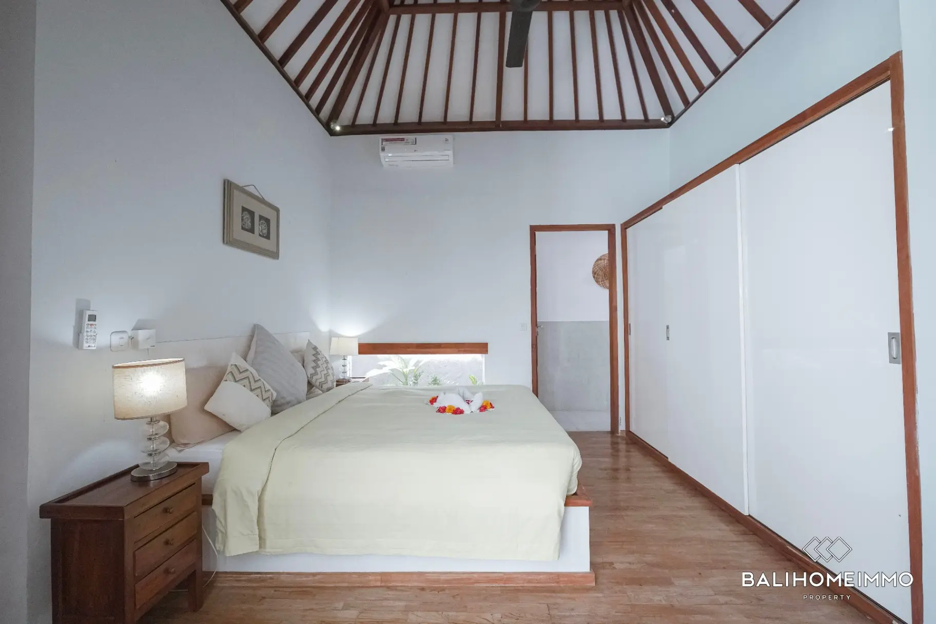 Modern 3BR Villa w/ Private Pool and Home Office, 3-bed villa for rent in Canggu – photo 9 of 10