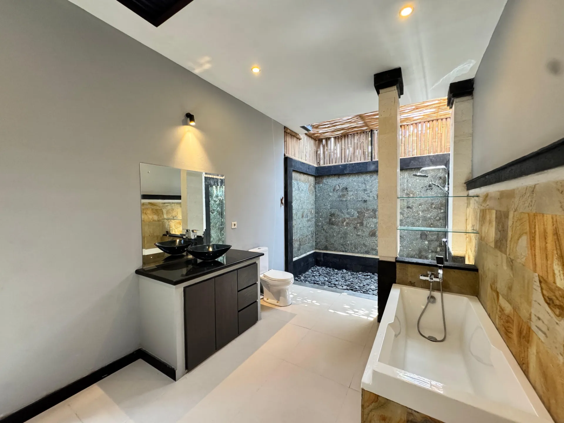 3BR Villa for Rent at Semer Kerobokan, 3-bed villa for rent in Canggu – photo 3 of 15