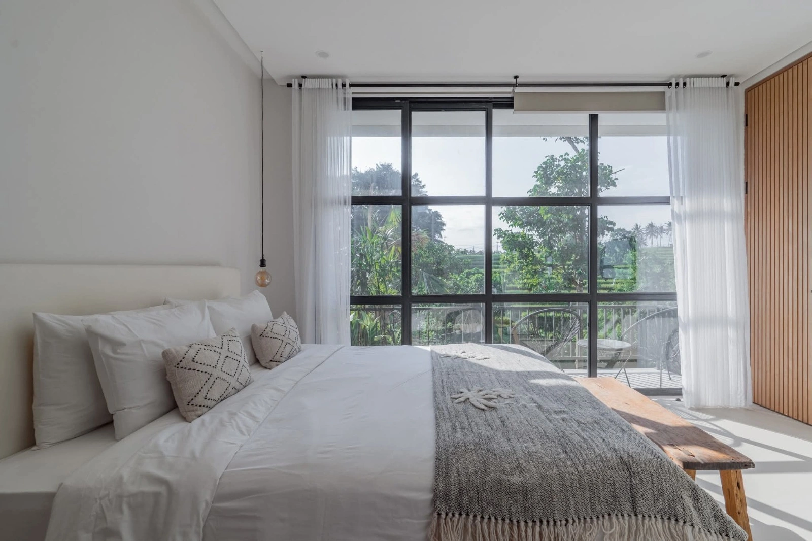 Monthly Rent - Canggu- Tranquil Modern 2 Bedrooms Villa with Rice Field View, 2-bed villa for rent in Canggu – photo 9 of 12