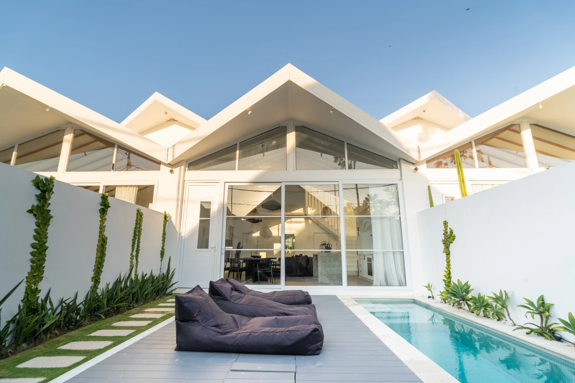 Beach Bliss Retreat : Stylish Modern 3BR Villa in Canggu, 3-bed villa for rent in Canggu – photo 15 of 15