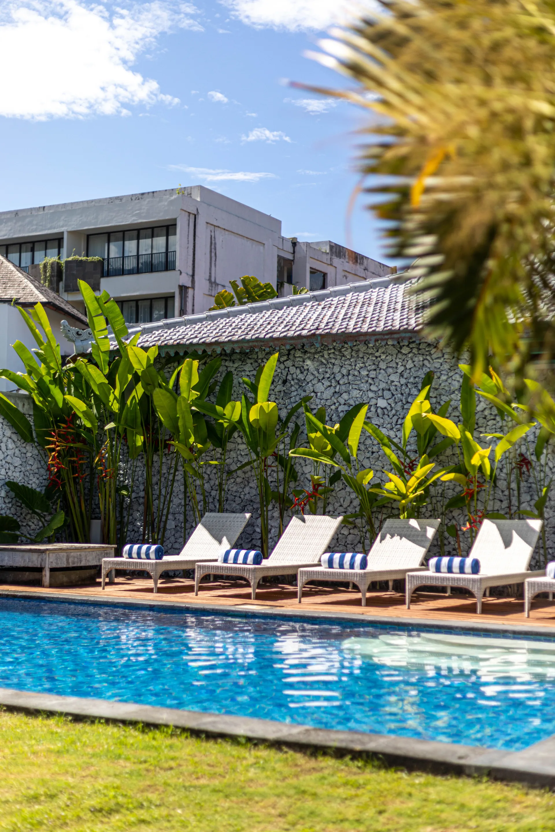 Charming 1BR Garden Villa w/ Pool, Balcony & Jacuzzi, 1-bed villa for rent in Canggu – photo 4 of 9