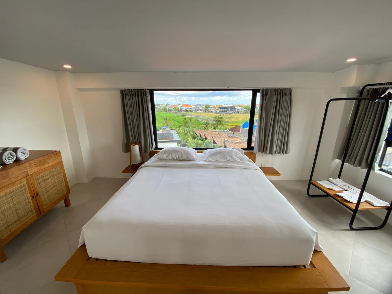 Tropicana Loft – Corner Loft Apartment with 360° Views in Canggu, 1-bed villa for rent in Canggu – photo 9 of 15