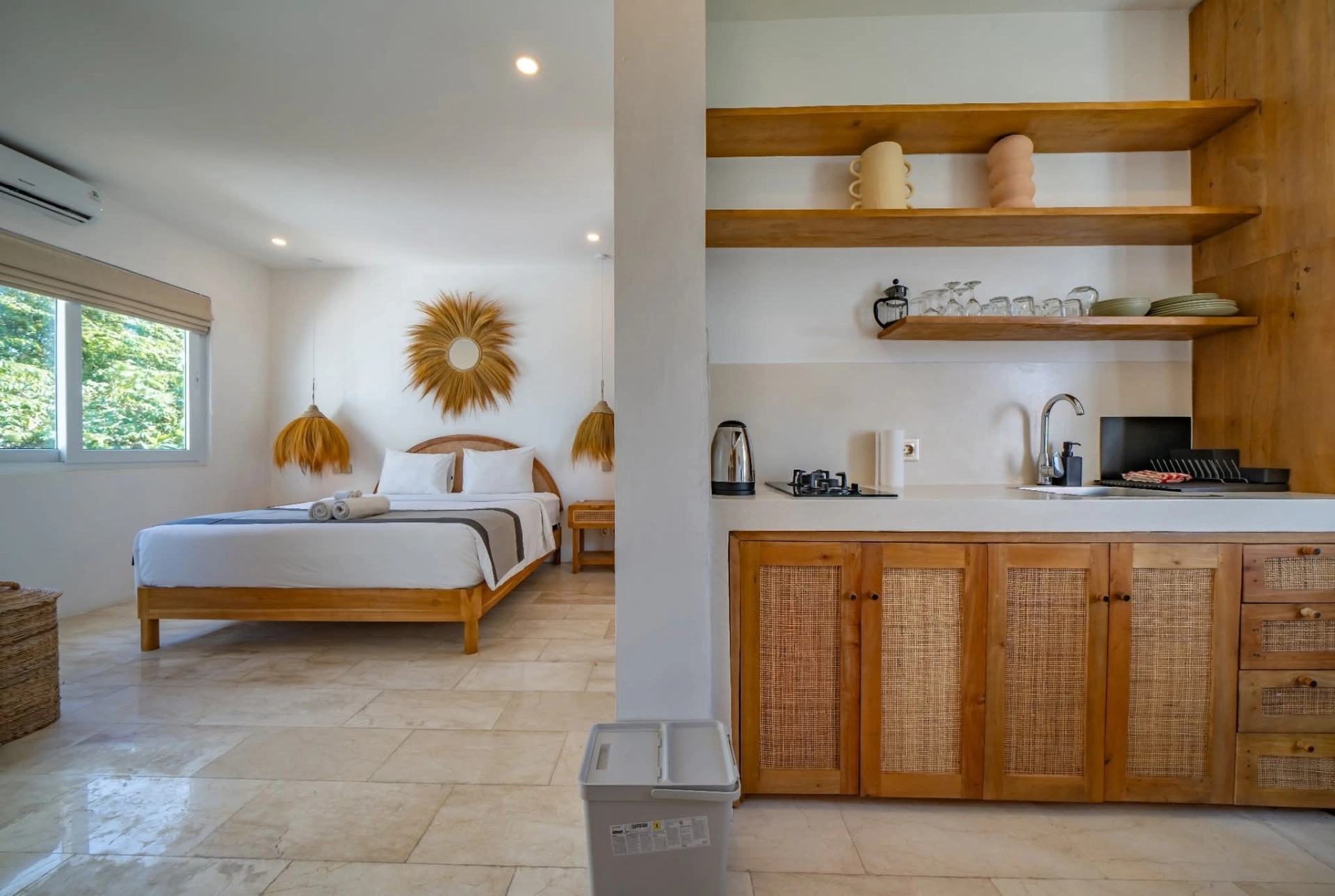 Apartement For Rent 1 Bed In Batu Bolong,Canggu Bali, 1-bed villa for rent in Canggu – photo 10 of 15
