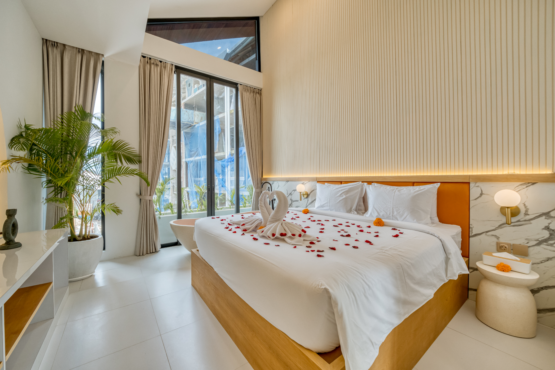 Chic 2bd Canggu Villa w/ Pool - Construction near!, 2-bed villa for rent in Canggu – photo 8 of 14